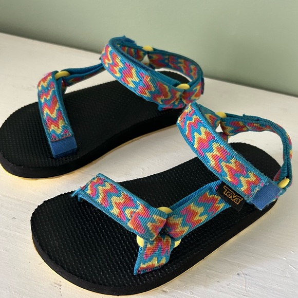 Teva Kids' Zigzag Rainbow Pattern Sandals - Black and Multicolor - Picture 1 of 4